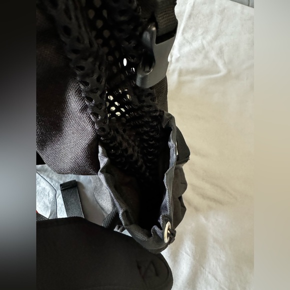 K9 Sport Sack | Dog Carrier Backpack (Medium, Air 2 - Jet Black) Pre-owned - Picture 8 of 10